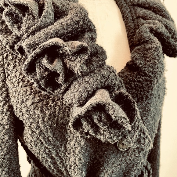 Wool Blend Unique Collar Design - Picture 4 of 8